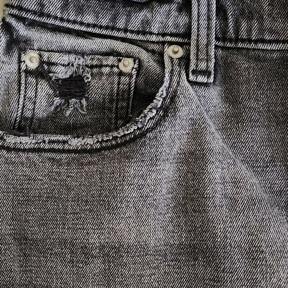 Abercrombie & Fitch Ultra High Rise Ankle Straight Jean - Picture 9 of 10